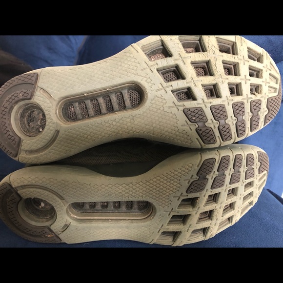 Under armor charged cool switch men’s running shoe - Picture 3 of 3